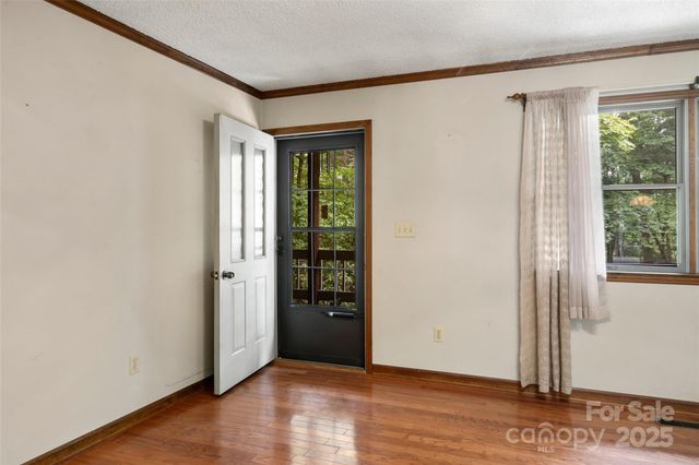 2344 Valencia Drive, Hendersonville, NC 28791