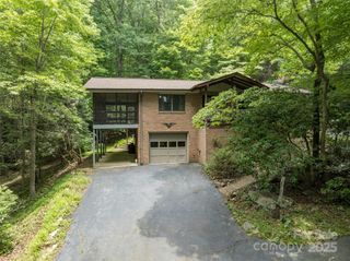 2344 Valencia Drive, Hendersonville, NC 28791