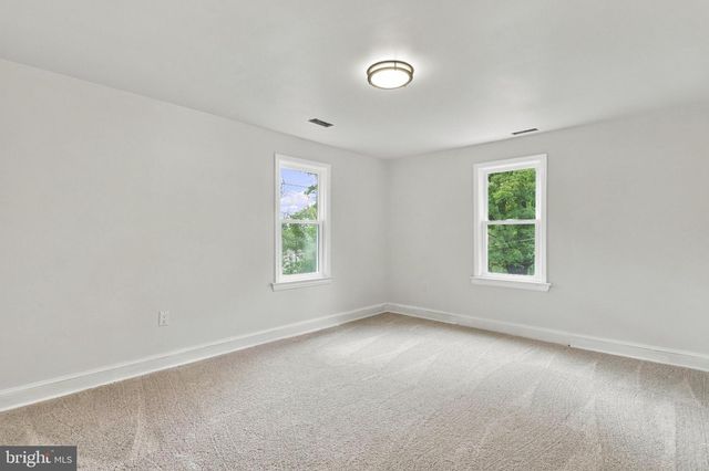 135 BLAKELEY PL, Charles Town, WV 25414