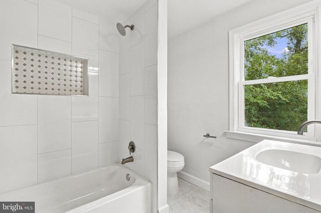 135 BLAKELEY PL, Charles Town, WV 25414