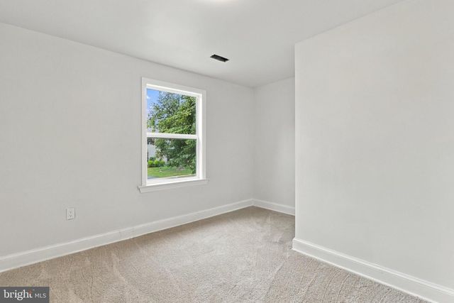 135 BLAKELEY PL, Charles Town, WV 25414