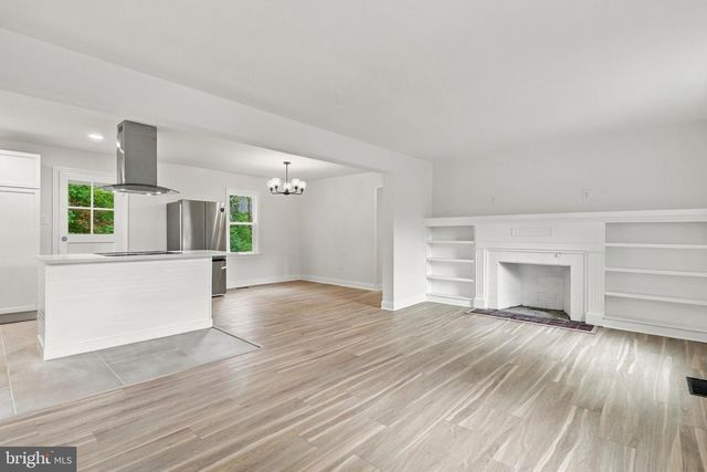 135 BLAKELEY PL, Charles Town, WV 25414