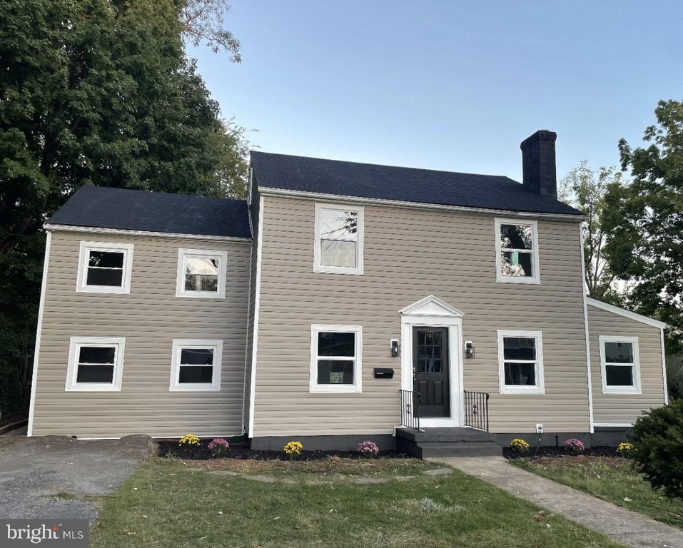 135 BLAKELEY PL, Charles Town, WV 25414