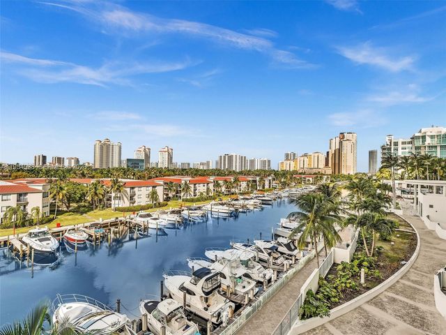 3029 NE 188th St 503, Aventura, FL 33180