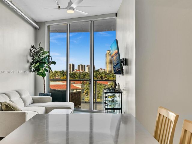 3029 NE 188th St 503, Aventura, FL 33180