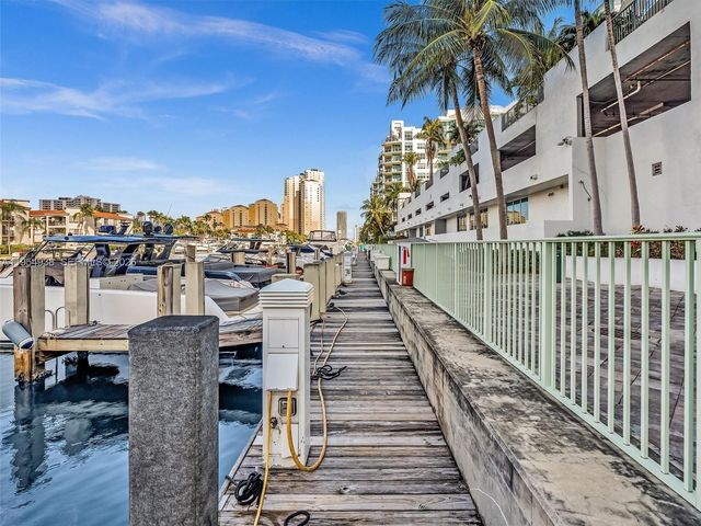 3029 NE 188th St 503, Aventura, FL 33180