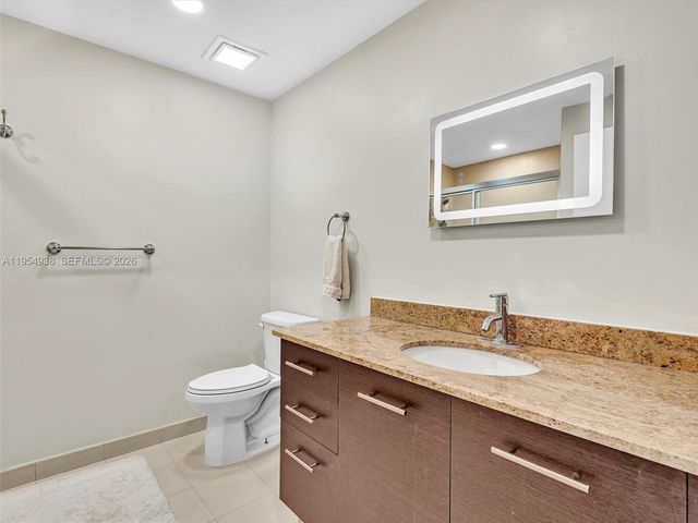 3029 NE 188th St 503, Aventura, FL 33180