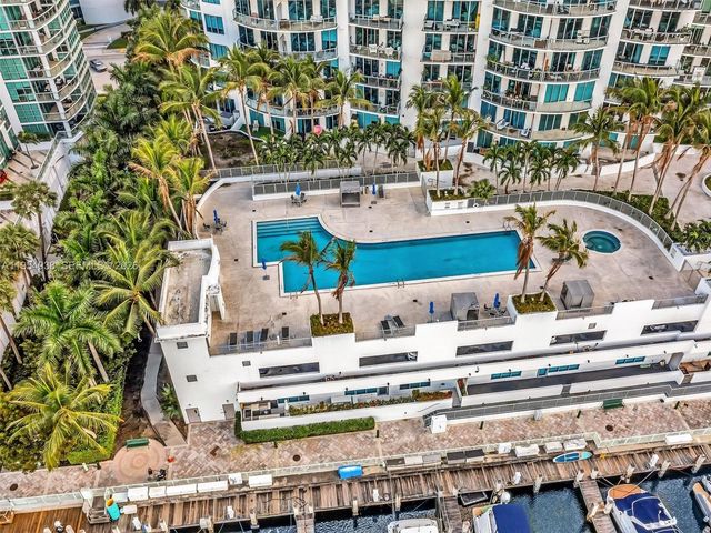 3029 NE 188th St 503, Aventura, FL 33180