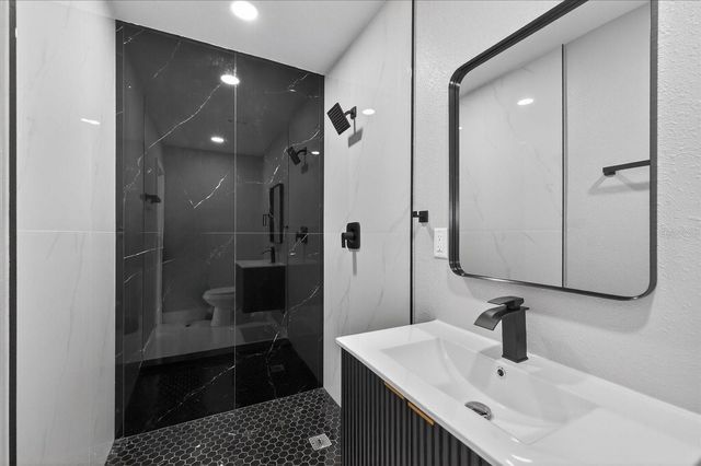 4503 W CLIFTON STREET, Tampa, FL 33614