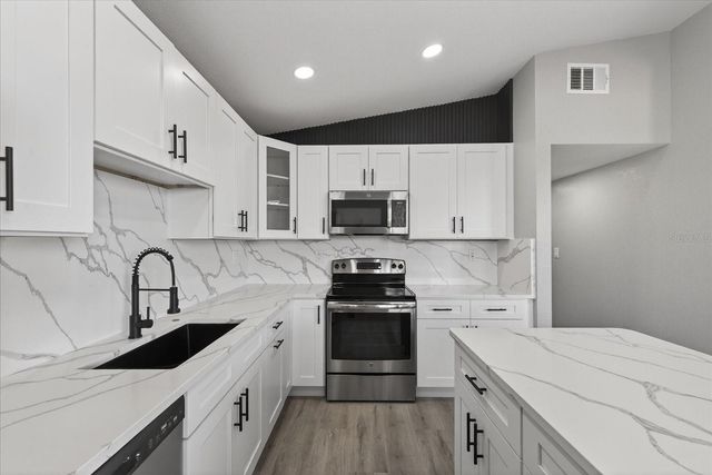 4503 W CLIFTON STREET, Tampa, FL 33614