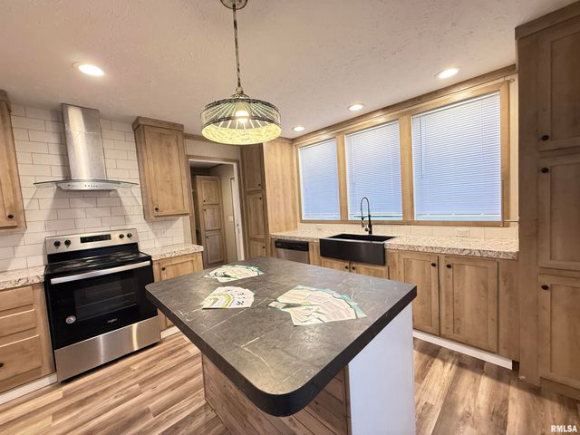 9049 Grassy Road, Marion, IL 62959