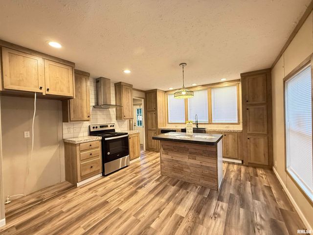 9049 Grassy Road, Marion, IL 62959