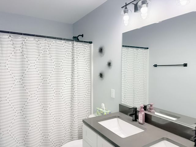 9110 Spring Crest Lane, West Des Moines, IA 50266