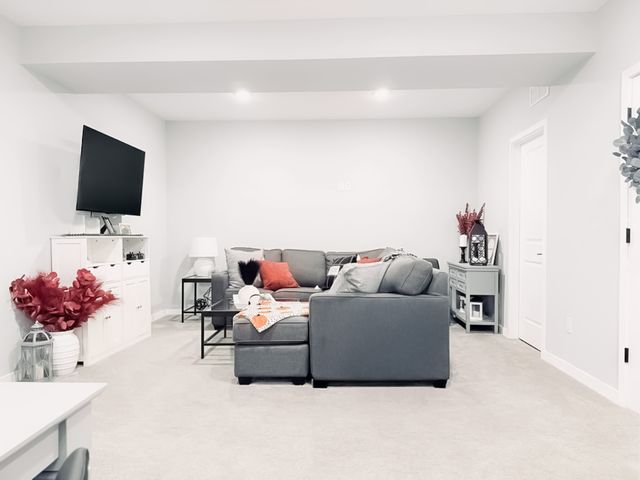 9110 Spring Crest Lane, West Des Moines, IA 50266