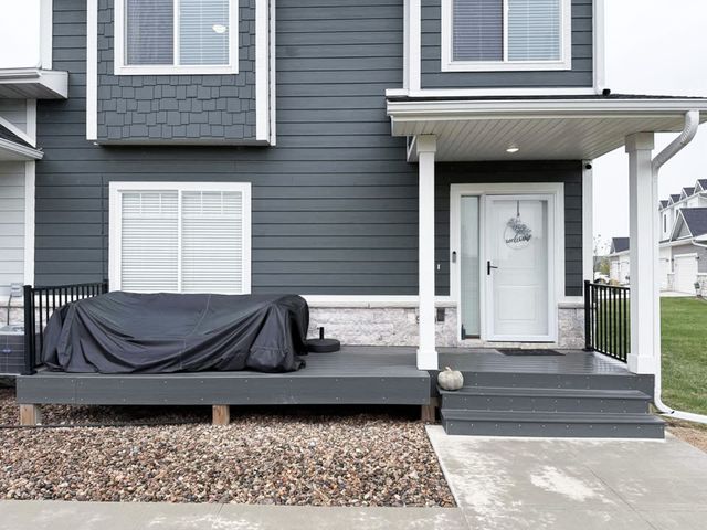 9110 Spring Crest Lane, West Des Moines, IA 50266