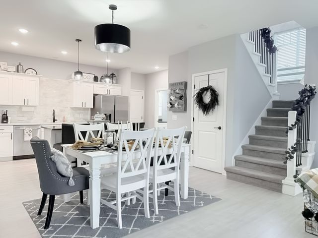 9110 Spring Crest Lane, West Des Moines, IA 50266