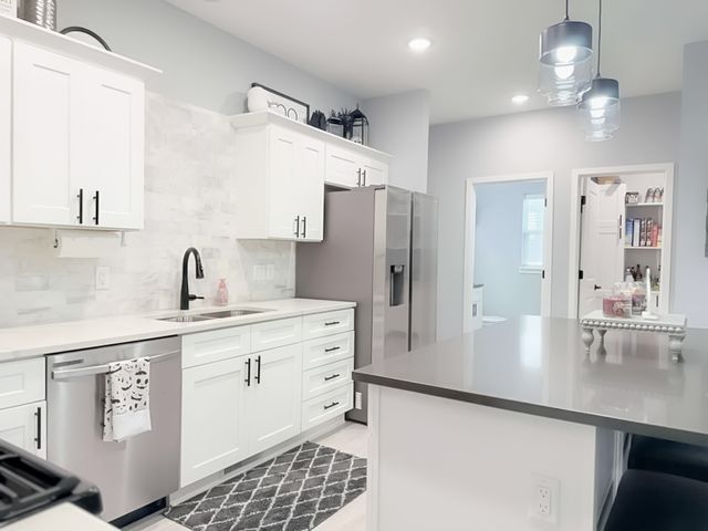 9110 Spring Crest Lane, West Des Moines, IA 50266