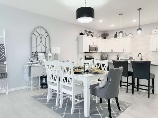 9110 Spring Crest Lane, West Des Moines, IA 50266