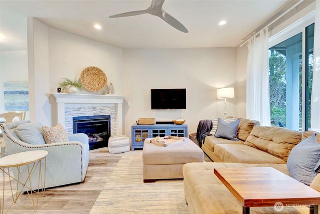 136 Spruce Loop SW, Ocean Shores, WA 98569