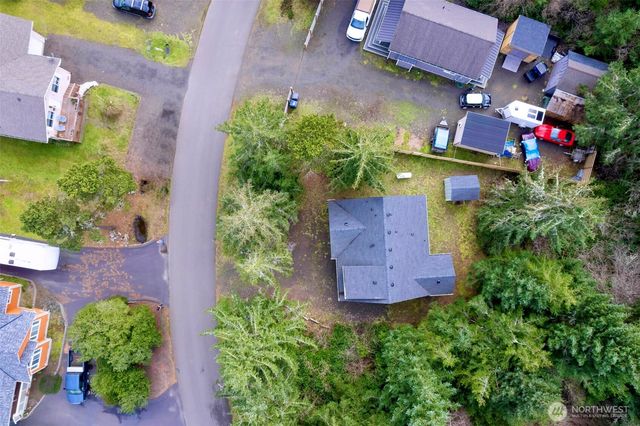136 Spruce Loop SW, Ocean Shores, WA 98569