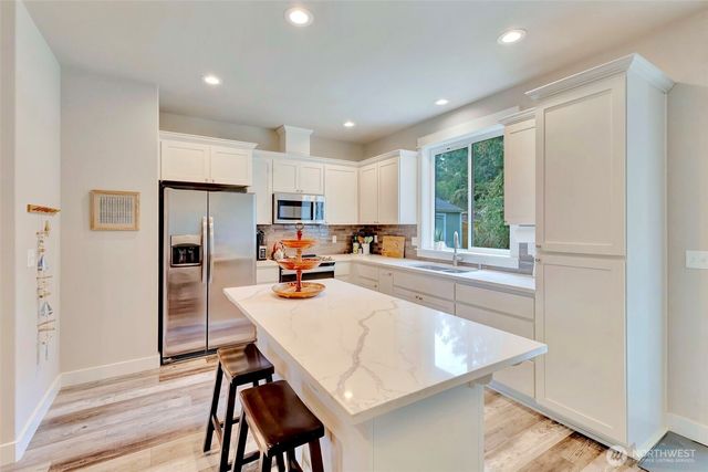 136 Spruce Loop SW, Ocean Shores, WA 98569