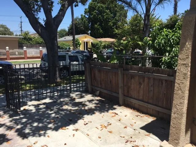 1634 W Parade, Long Beach, CA 90810