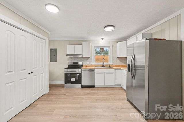 300 Lakewood Drive, Gastonia, NC 28056