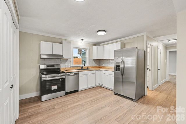 300 Lakewood Drive, Gastonia, NC 28056