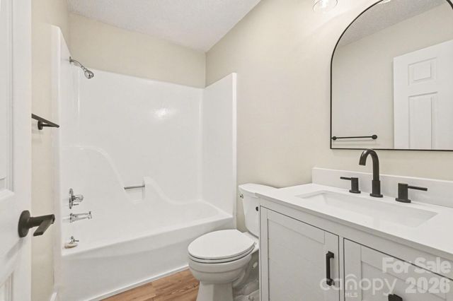 300 Lakewood Drive, Gastonia, NC 28056