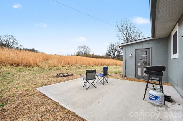 300 Lakewood Drive, Gastonia, NC 28056