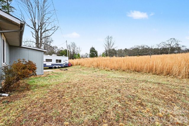 300 Lakewood Drive, Gastonia, NC 28056