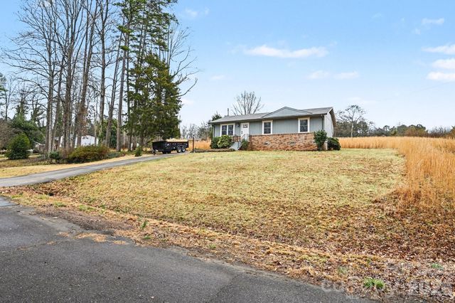 300 Lakewood Drive, Gastonia, NC 28056