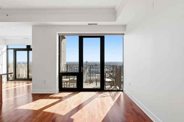 500 E Grant Street 2406, Minneapolis, MN 55404