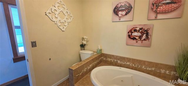 925 Lehmen Drive, Chester, IL 62233