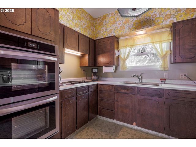 48025 Nw STROHMAYER Rd, Forest Grove, OR 97116
