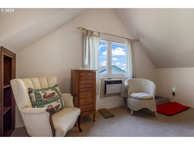 48025 Nw STROHMAYER Rd, Forest Grove, OR 97116