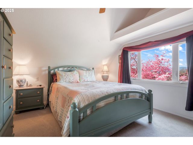 48025 Nw STROHMAYER Rd, Forest Grove, OR 97116