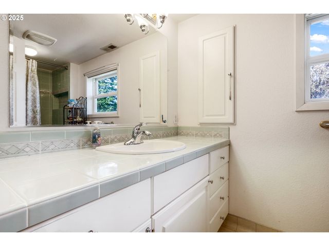48025 Nw STROHMAYER Rd, Forest Grove, OR 97116