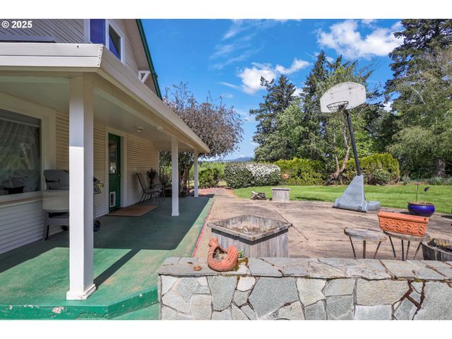 48025 Nw STROHMAYER Rd, Forest Grove, OR 97116