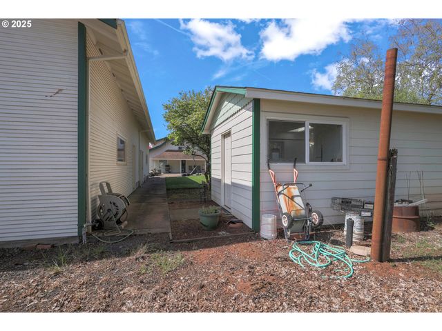 48025 Nw STROHMAYER Rd, Forest Grove, OR 97116