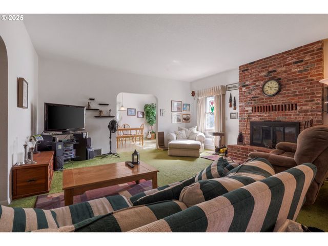 48025 Nw STROHMAYER Rd, Forest Grove, OR 97116
