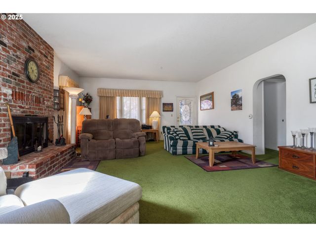 48025 Nw STROHMAYER Rd, Forest Grove, OR 97116