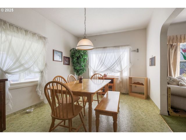 48025 Nw STROHMAYER Rd, Forest Grove, OR 97116