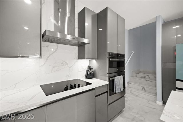 528 Thistleberry Avenue, Henderson, NV 89044