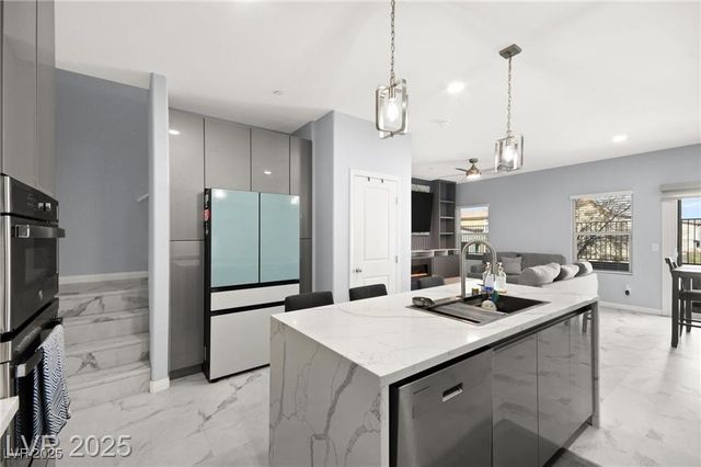 528 Thistleberry Avenue, Henderson, NV 89044