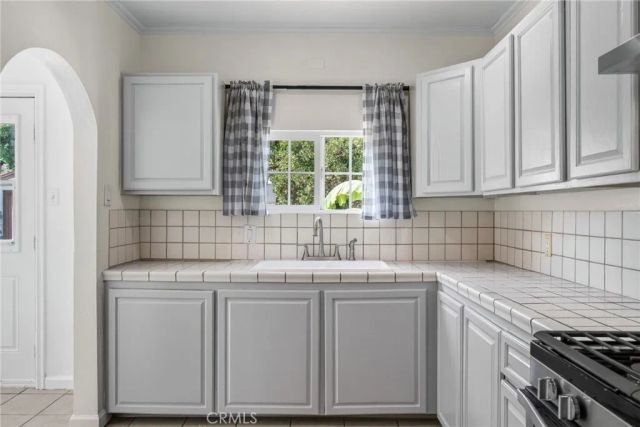 4330 Oakwood Place, Riverside, CA 92506