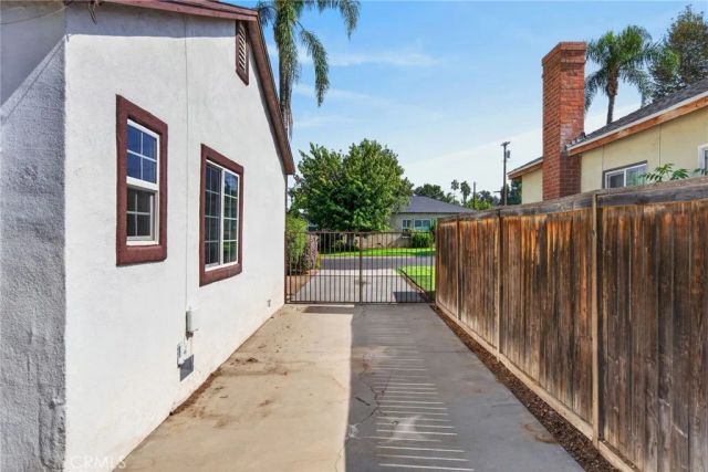 4330 Oakwood Place, Riverside, CA 92506