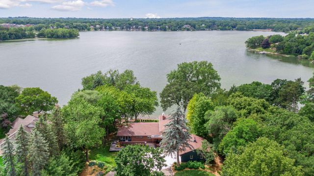 3369 Snelling Avenue N, Arden Hills, MN 55112