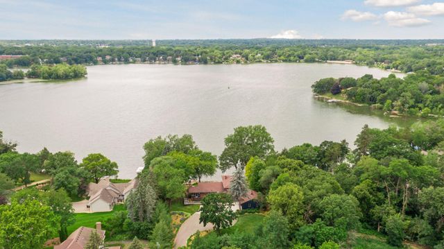 3369 Snelling Avenue N, Arden Hills, MN 55112