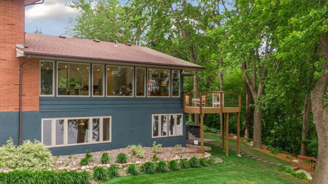 3369 Snelling Avenue N, Arden Hills, MN 55112